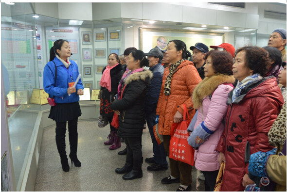 市民代表参观爱游戏(中国)集团陈列室 市民代表参观爱游戏(中国)集团陈列室