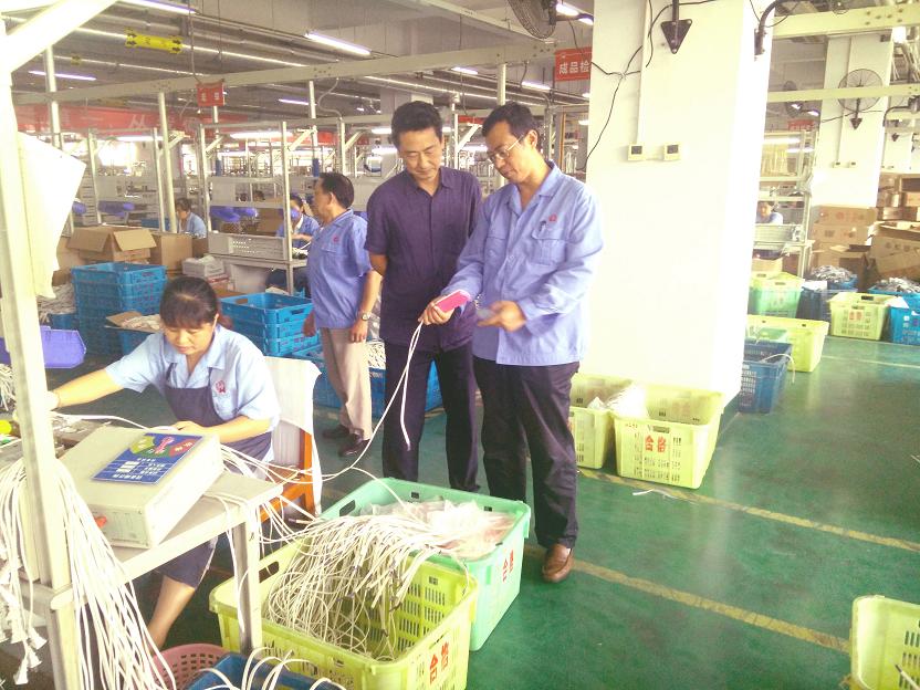 成都市安监局领导一行到成都爱游戏（中国）集团进行安全检查