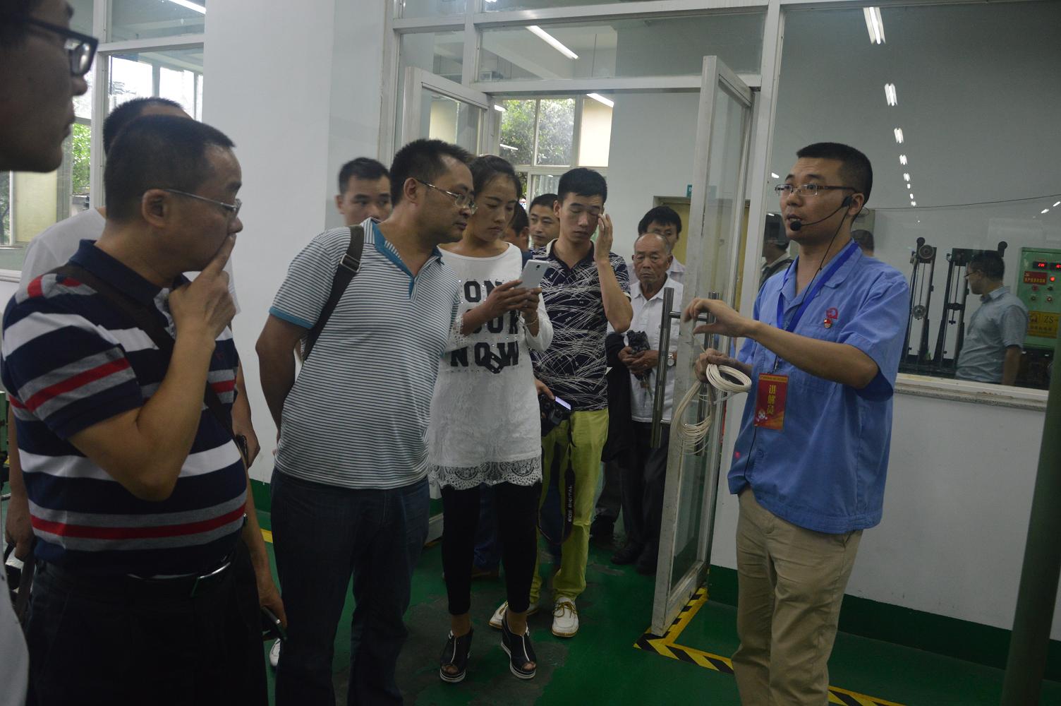 彭州市委组织部组织企业党建代表到成都爱游戏（中国）集团考察党建工作