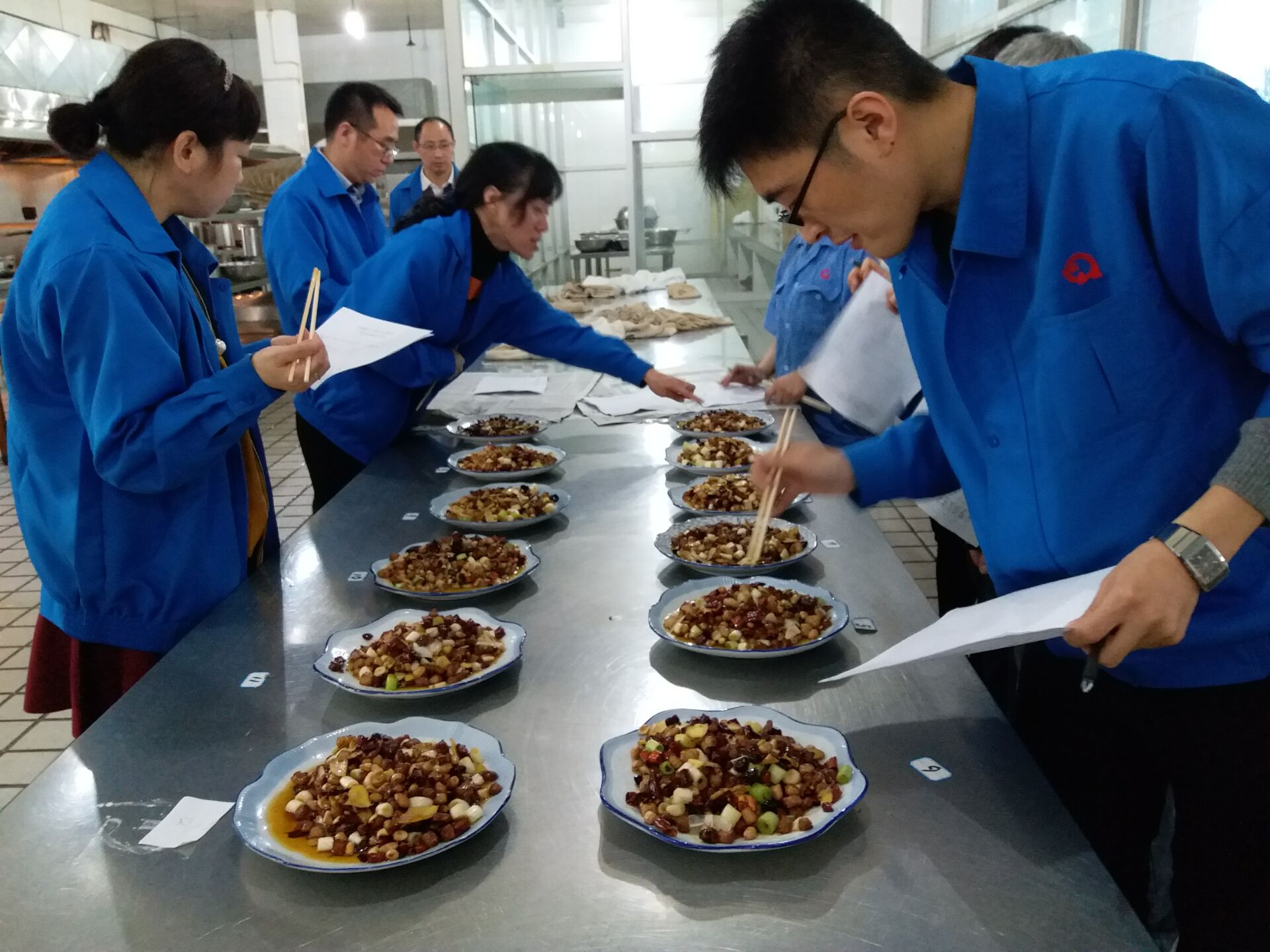 成都爱游戏（中国）集团举办“技能成就梦想”首届烹饪技能大赛