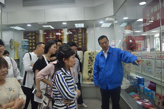 新津县委两新党建组织到成都爱游戏（中国）集团学习考察党建工作