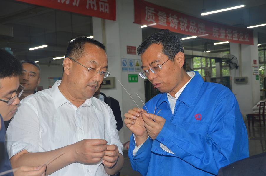 全国工商联调研组莅临成都爱游戏（中国）集团调研