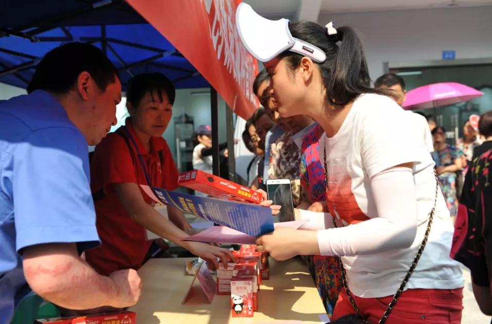 爱游戏（中国）生活电器科普基地参加“2018年创新蓉城科普社区行”