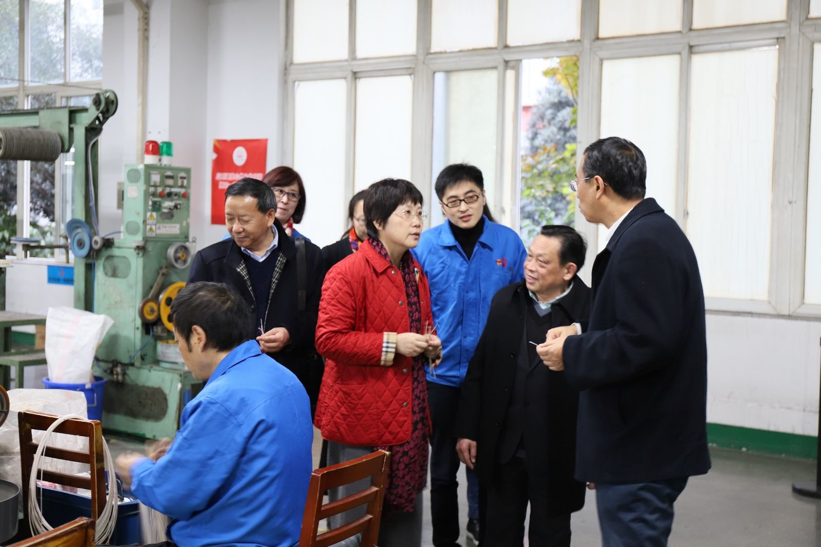 中国轻工业联合会副会长何烨一行莅临成都爱游戏（中国）集团参观指导