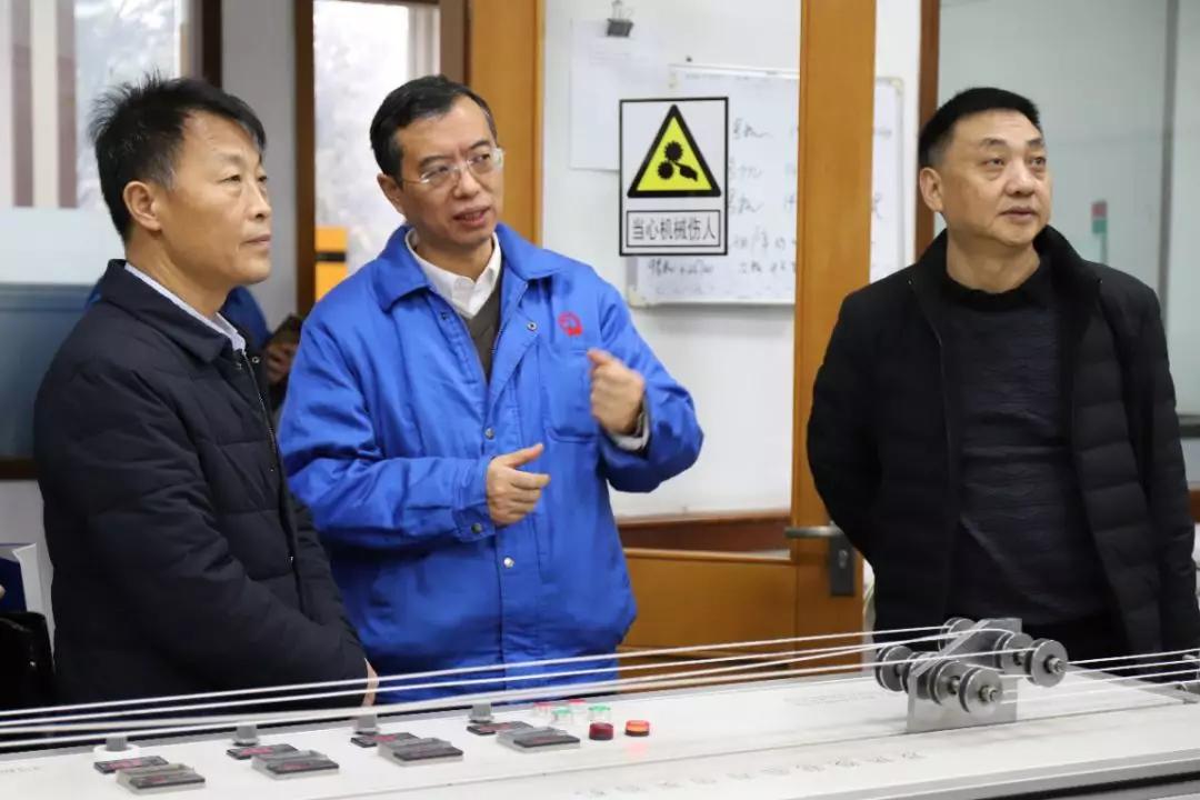 富平县领导一行赴成都爱游戏（中国）集团交流学习