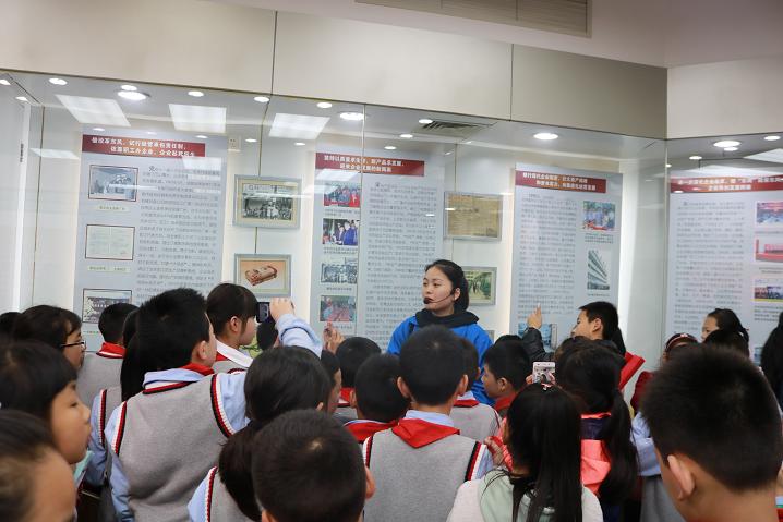 2019年成都爱游戏（中国）集团行政党支部与科技园小学首次联谊活动