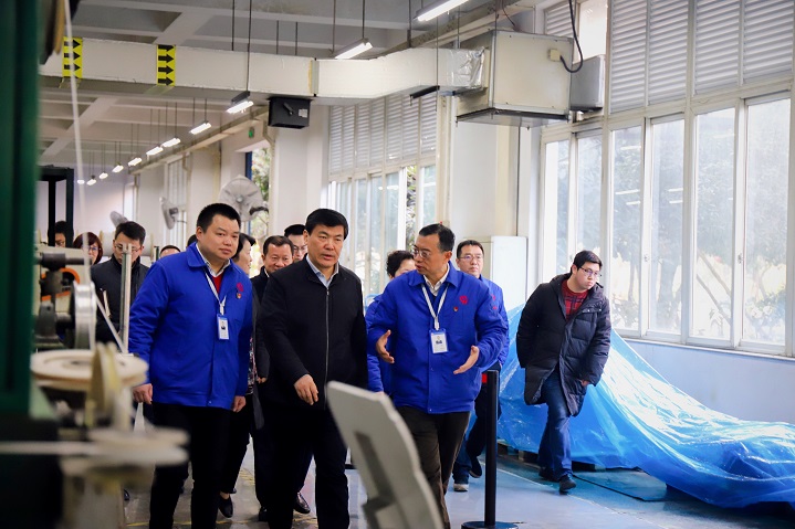 成都市委副书记、市长罗强莅临成都爱游戏（中国）集团走访慰问