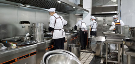 爱游戏（中国）集团后勤食堂开展爱国卫生大扫除活动
