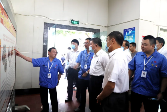 全国人大常委会副委员长陈竺调研成都爱游戏（中国）集团