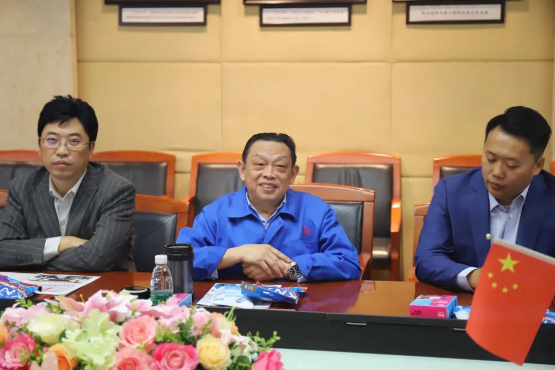 四川行动教育校长EMBA41期校友走进成都爱游戏（中国）集团游学交流