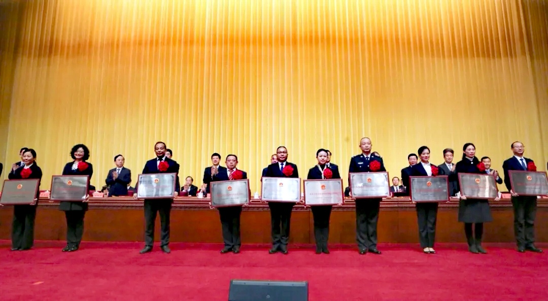 成都爱游戏（中国）集团被成都市委市政府评为成都市抗疫先进集体